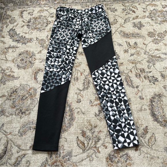 Girls Nike Black and White Leggings Size L - Picture 3 of 5